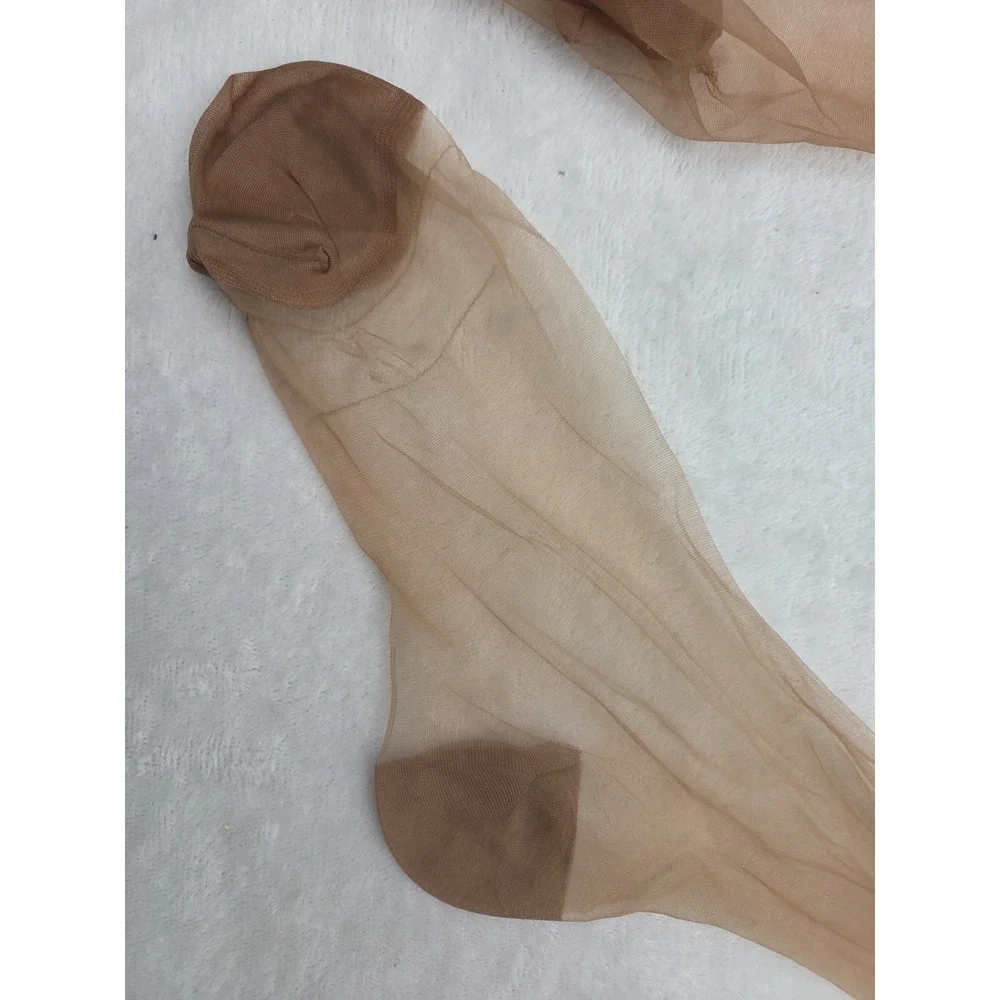 Vtg 2 pr HANES Barely There Reinforced Sheer Garter Nylon Stockings Size 9 M